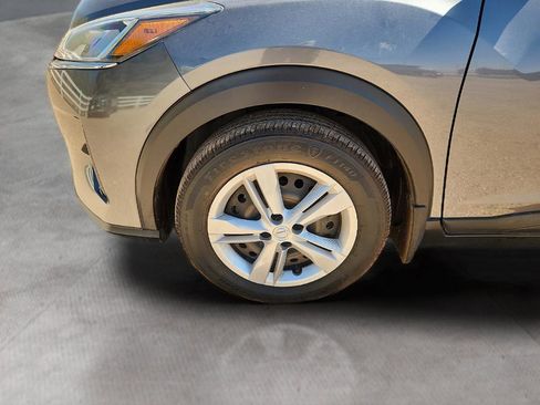 Used 2024 Nissan Kicks S image 9
