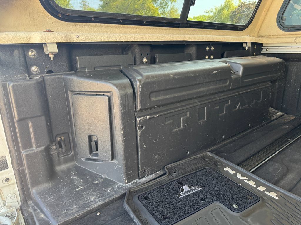 Used 2018 Nissan Titan Platinum Reserve AWD/4WD image 11