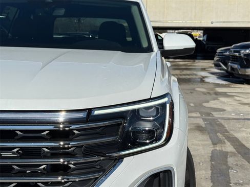 New 2026 Volkswagen Atlas SE image 3