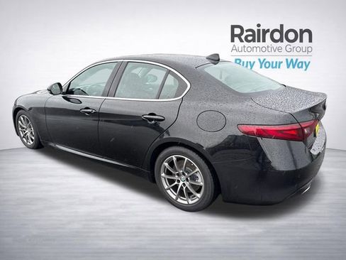 Used 2019 Alfa Romeo Giulia w/ Cold Weather Package RWD image 5