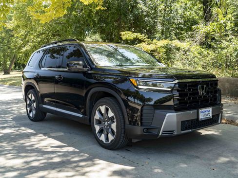 Used 2026 Honda Pilot Elite image 2