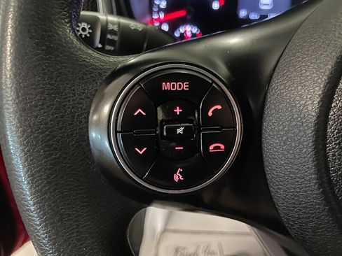 Used 2022 Kia Soul LX w/ Technology Package FWD image 10