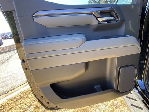 Used 2025 Chevrolet Silverado 1500 ZR2 w/ Technology Package image 14