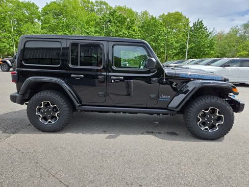 Used 2023 Jeep Wrangler Unlimited Rubicon 4xe w/ Steel Bumper Group AWD/4WD image 3