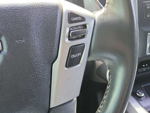 Used 2017 Nissan Titan PRO-4X w/ Pro-4x Convenience Package AWD/4WD image 31