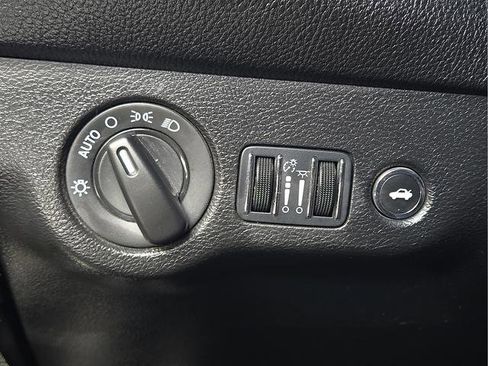 Used 2023 Dodge Challenger SXT RWD image 12