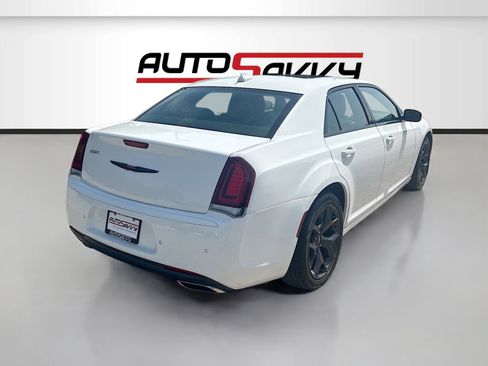 Used 2023 Chrysler 300 S w/ Comfort Group RWD image 7