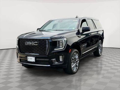 Used 2023 GMC Yukon Denali Ultimate AWD/4WD image 3