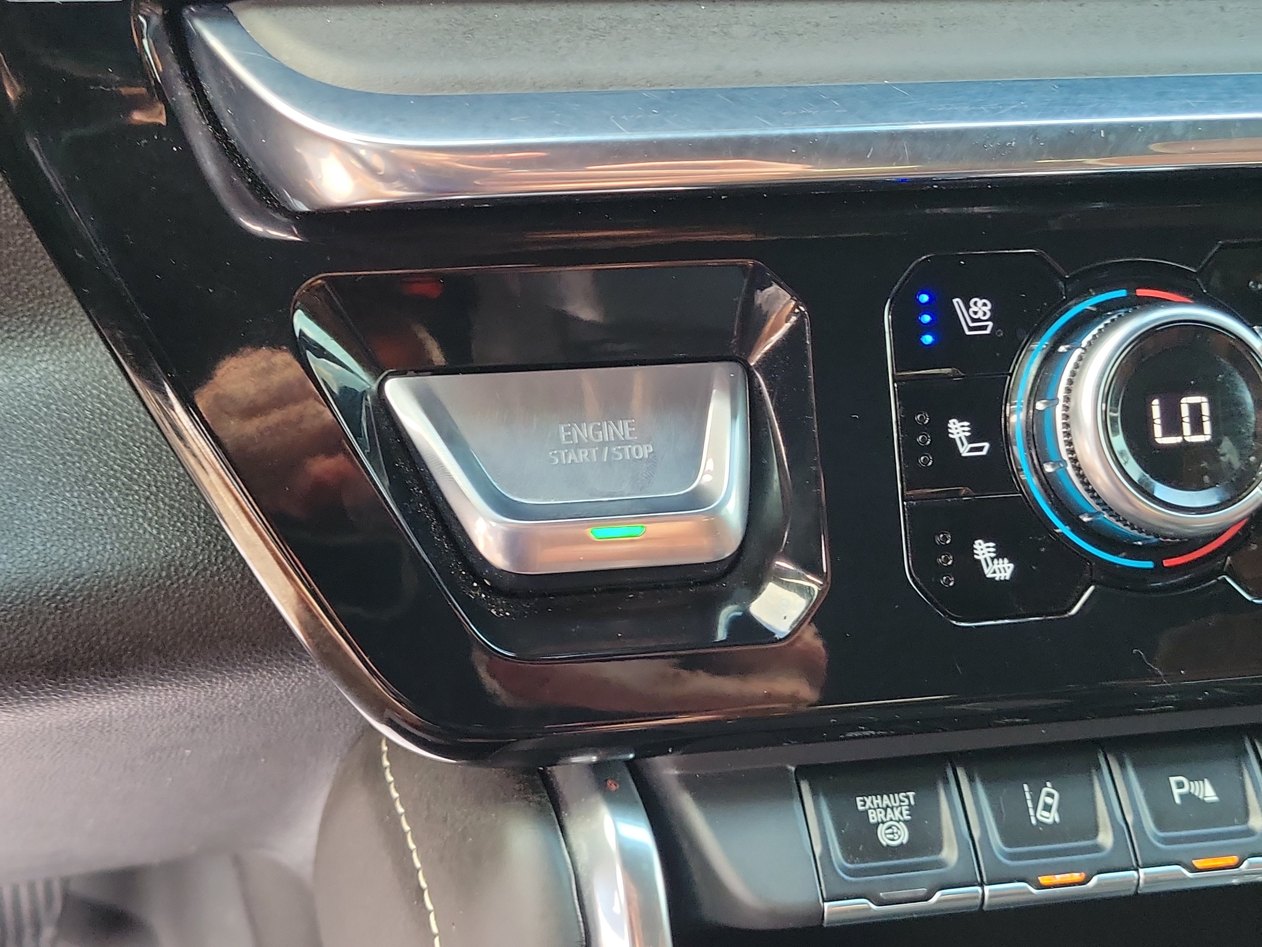 Used 2024 GMC Sierra 2500 Denali Ultimate AWD/4WD image 29