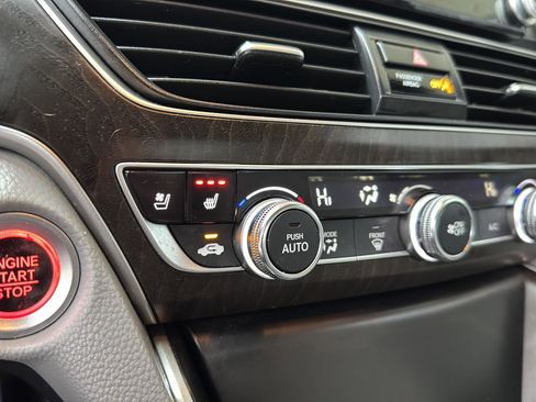 Used 2018 Honda Accord Touring image 24