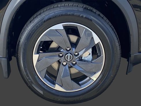 New 2026 Nissan Rogue SV FWD image 8
