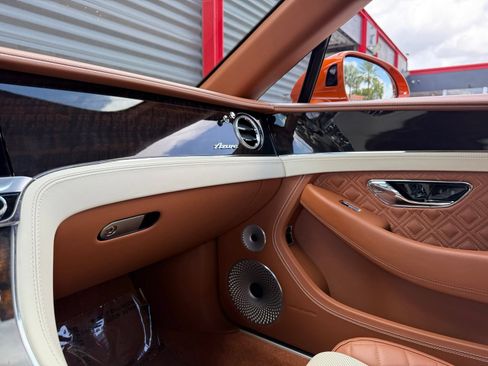 Used 2023 Bentley Continental GT Azure AWD/4WD image 51