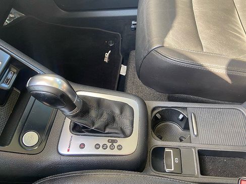 Used 2017 Volkswagen Tiguan Sport image 17