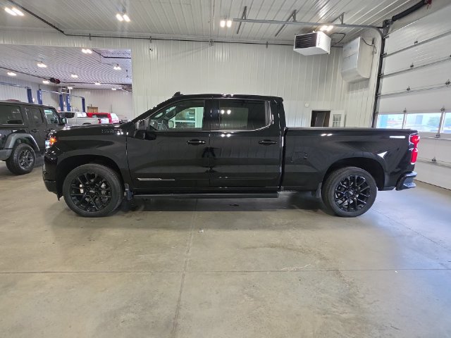 Used 2024 Chevrolet Silverado 1500 High Country w/ High Country Premium Package AWD/4WD image 5