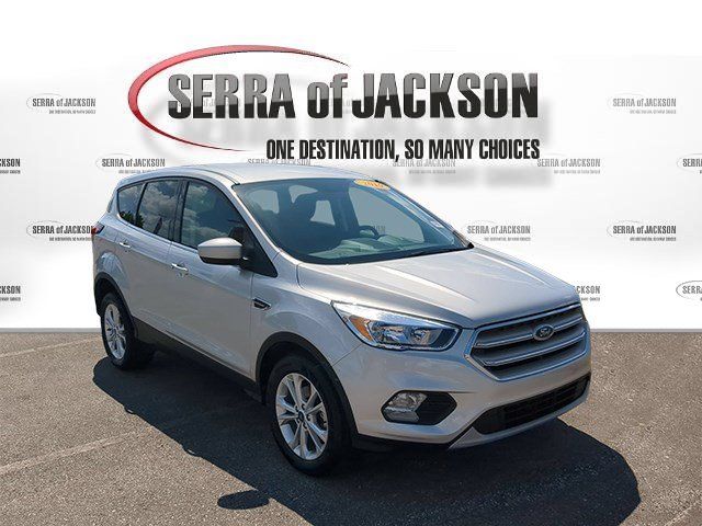Used 2019 Ford Escape SE FWD image 2