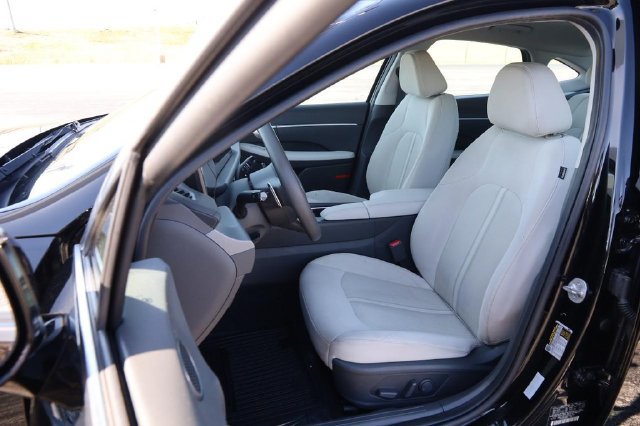 Used 2025 Hyundai Sonata SEL FWD image 8