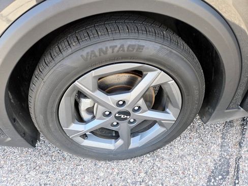 Used 2025 Kia K4 LXS image 35