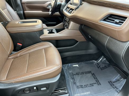 Used 2021 Chevrolet Suburban High Country w/ Premium Package AWD/4WD image 25