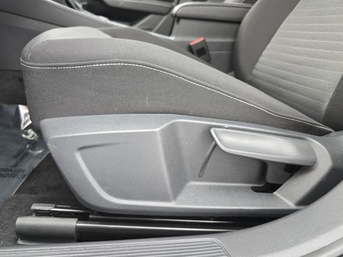 Used 2025 Volkswagen Jetta S image 28