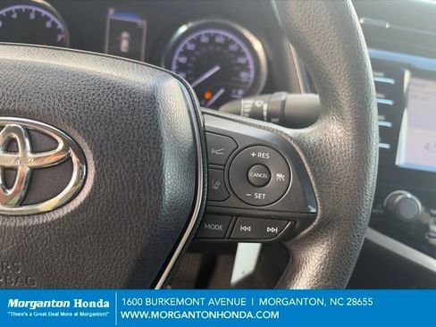 Used 2018 Toyota Camry LE FWD image 19