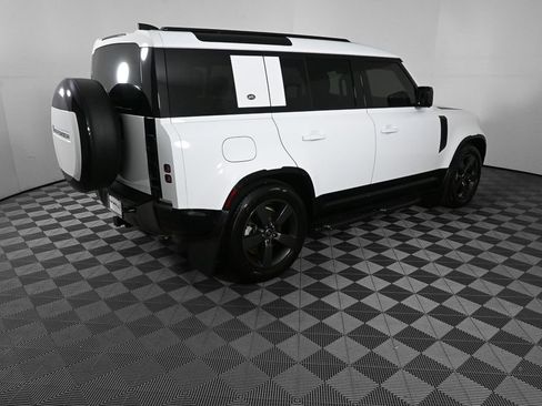 Used 2024 Land Rover Defender 110 X-Dynamic SE image 26