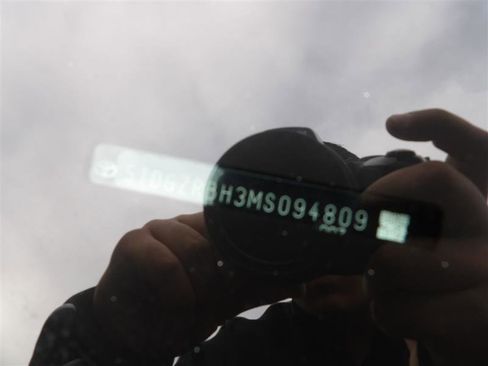 Used 2021 Toyota Highlander XLE image 29