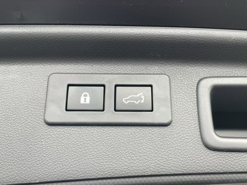 Used 2022 Subaru Forester Touring w/ Popular Package #2 image 8