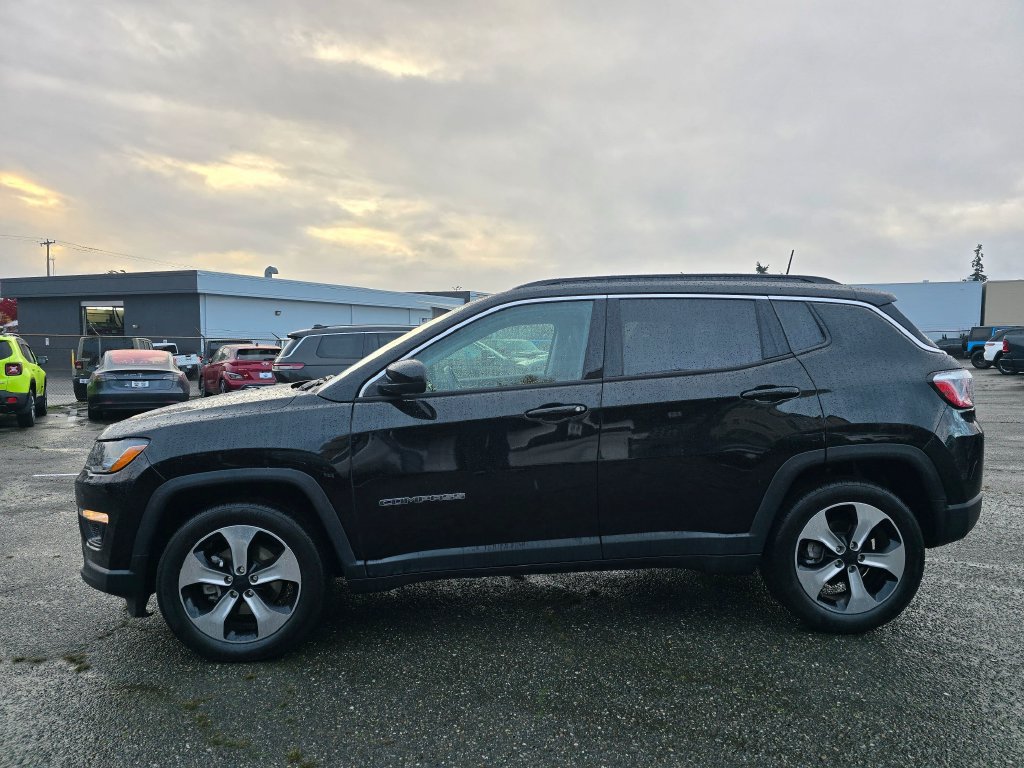 Used 2018 Jeep Compass Latitude w/ Popular Equipment Group FWD image 5