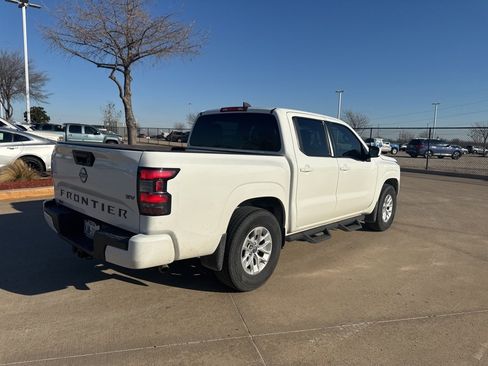 Certified 2024 Nissan Frontier SV image 10