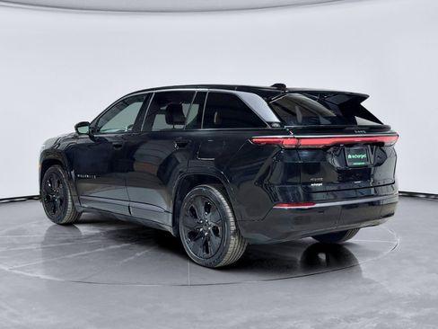 Used 2025 Jeep Wagoneer S Launch Edition image 2