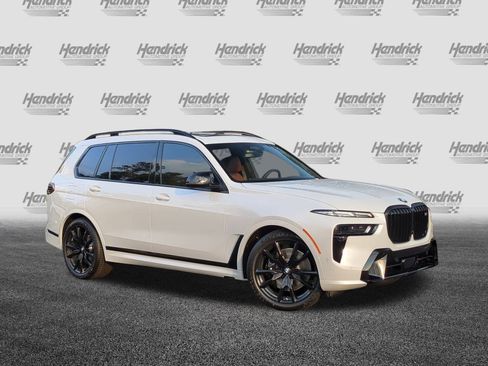 New 2026 BMW X7 M60i image 2