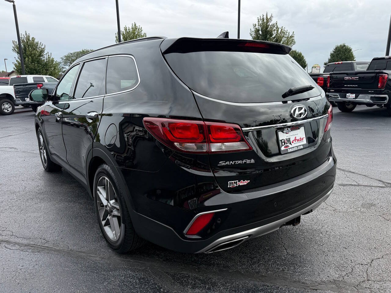 Used 2017 Hyundai Santa Fe FWD image 5