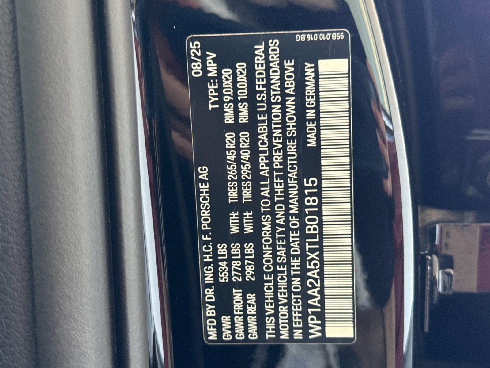 Certified 2026 Porsche Macan AWD/4WD image 35