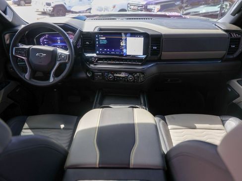 Used 2025 Chevrolet Silverado 2500 ZR2 w/ Technology Package image 29