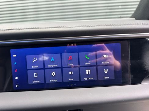 Certified 2025 Porsche Macan Electric image 41