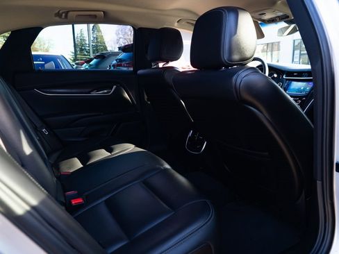 Used 2019 Cadillac XTS Luxury image 24