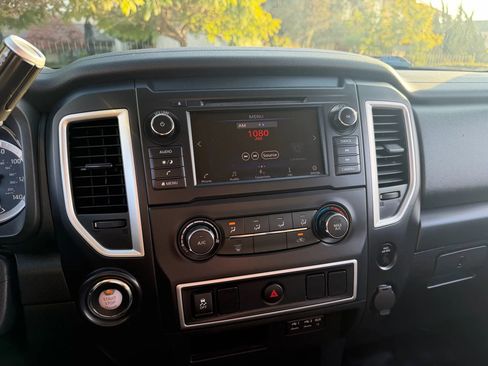 Used 2019 Nissan Titan S w/ S Utility Package image 21