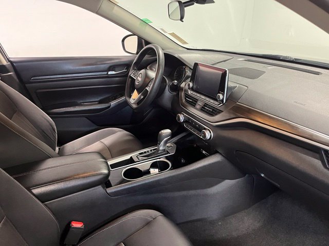 Used 2024 Nissan Altima 2.5 SV FWD image 11