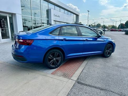 Used 2024 Volkswagen Jetta SE w/ Panoramic Sunroof Package FWD image 7
