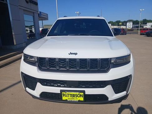 New 2026 Jeep Grand Cherokee L 4WD image 13