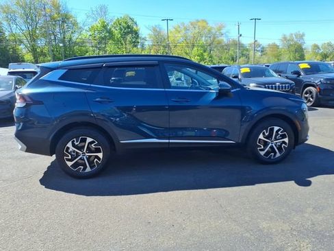 Used 2025 Kia Sportage EX w/ EX Premium Package AWD/4WD image 9