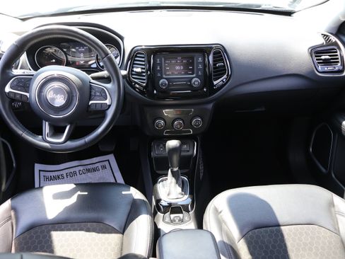 Used 2018 Jeep Compass Latitude FWD image 18