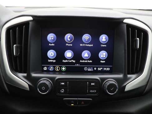 Used 2024 GMC Terrain SLT image 19