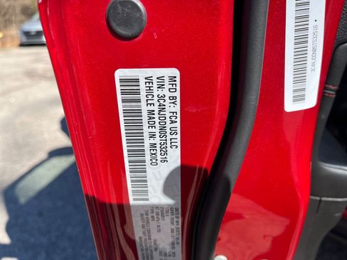 Used 2025 Jeep Compass Trailhawk image 25