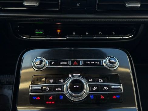 Used 2023 Lincoln Nautilus Reserve image 33