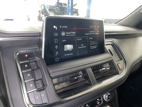 Used 2024 GMC Yukon XL AT4 w/ AT4 Premium Plus Package image 16