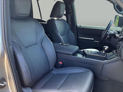 Used 2024 Lexus GX 550 w/ Cold Area Package AWD/4WD image 8