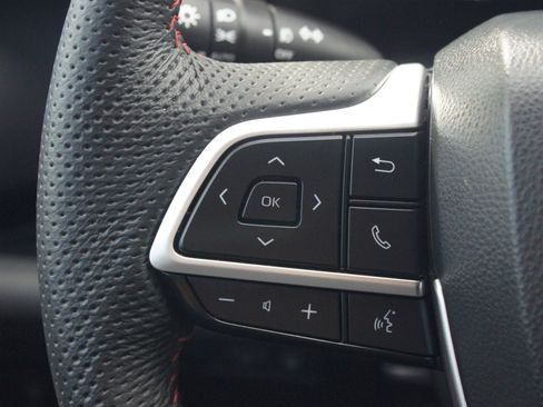 Used 2025 Toyota Sienna XSE w/ XSE Plus Package image 10