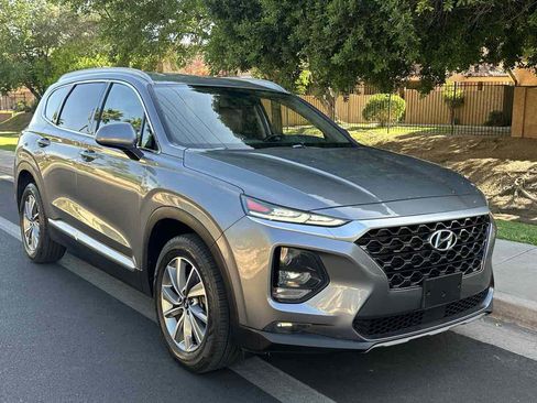 Used 2019 Hyundai Santa Fe SEL AWD/4WD image 2