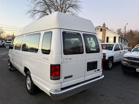 Used 2010 Ford E-250 and Econoline 250 Extended image 2